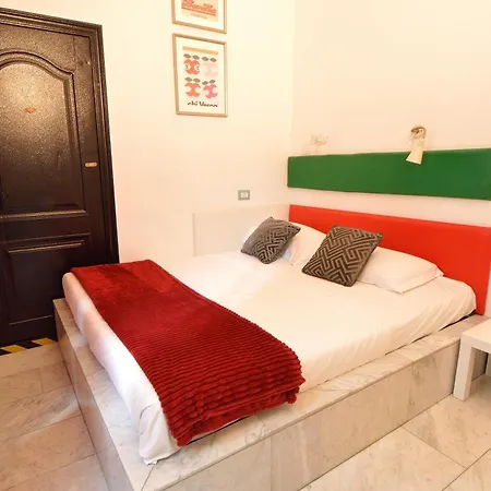 Apartment Bellissimo Mini A Tema Bandiera Italiana, Potente Wi-fi, 3 Linee Metropolitane Dietro Casa, Collegato Direttamente Con Aeroporto Di Malpensa E Rho Fiera