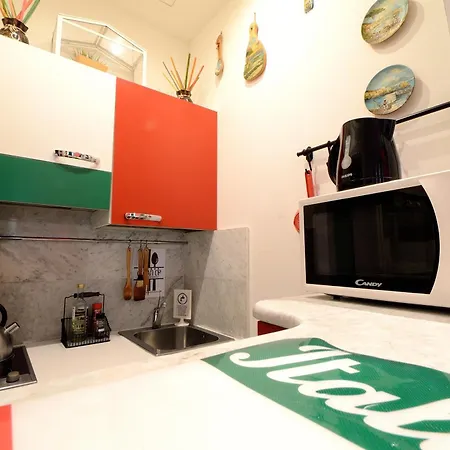 Bellissimo Mini A Tema Bandiera Italiana, Potente Wi-fi, 3 Linee Metropolitane Dietro Casa, Collegato Direttamente Con Aeroporto Di Malpensa E Rho Fiera Apartment Milan