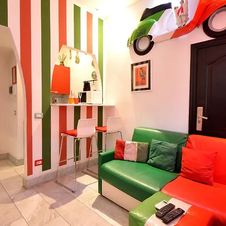 Bellissimo Mini A Tema Bandiera Italiana, Potente Wi-fi, 3 Linee Metropolitane Dietro Casa, Collegato Direttamente Con Aeroporto Di Malpensa E Rho Fiera Milan