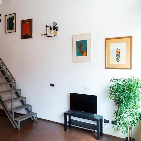 2 Min Da Porta Genova - Elegante Bilocale