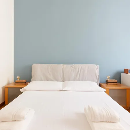 Guesthost - Porta Ticinese - Modern Appartement *