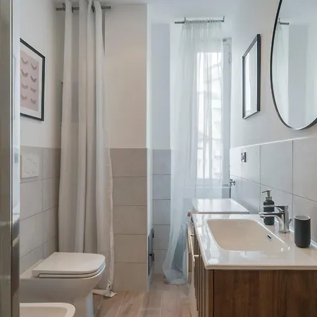 Easylife - - Crema 15 - Porta Romana * Milano