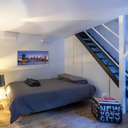 Apartament Walk To Duomo, Loft Near Metro, M4 Linate 2min Walk