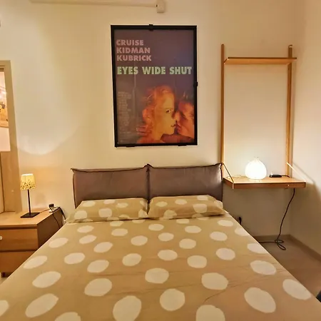 Yr - Isola Appartement Milaan