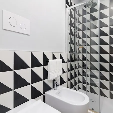 Art Combo In Porta Venezia, Milano