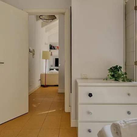 Apartment Joivy Cosy 1br Flat Near Sempione Park