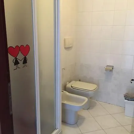 Flat Overlooking The Park מילאנו