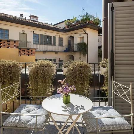 Apartment Homemi Duomo Milan