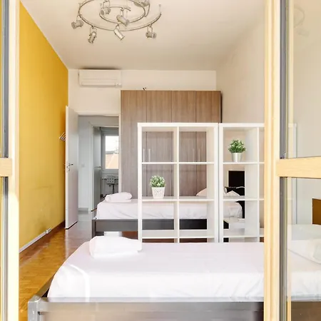 דירה Joivy Stylish 2br Flat Next To Navigli מילאנו