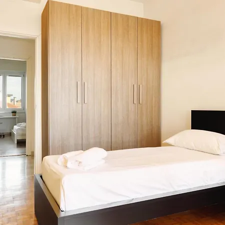 דירה Joivy Stylish 2br Flat Next To Navigli מילאנו