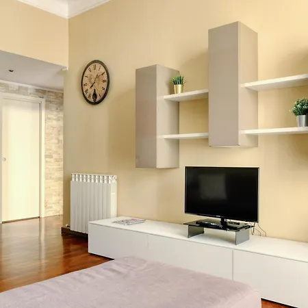 Joivy Inviting 1br Flat Near Citylife District Apartament *