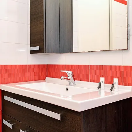 Joivy Inviting 1br Flat Near Citylife District Apartament *