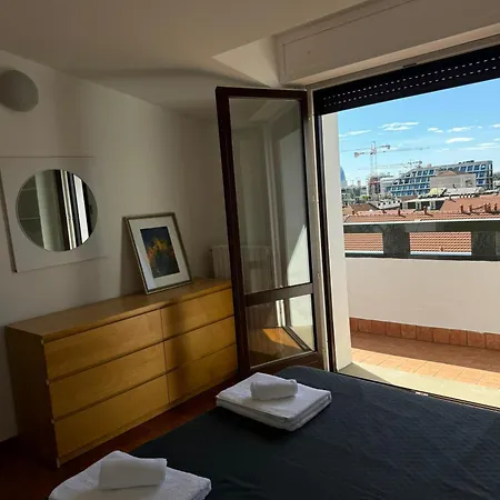 Isola- Attico Con Balcone *