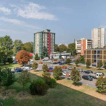 Konukevi Stanza In Bicocca Milano