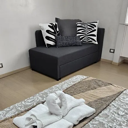 Family Apartment, Duomo 12 Min Walk, 5 Guests, Near Covered Parking 아파트