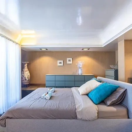 Attico Di Lusso Con Terrazzo A 10 Minuti Dal Duomo Apartman *