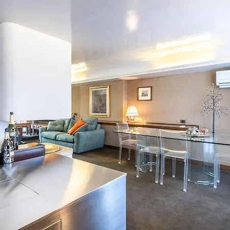 Apartament Attico Di Lusso Con Terrazzo A 10 Minuti Dal Duomo *