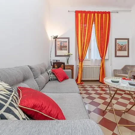 La Casa Di Ross شقة