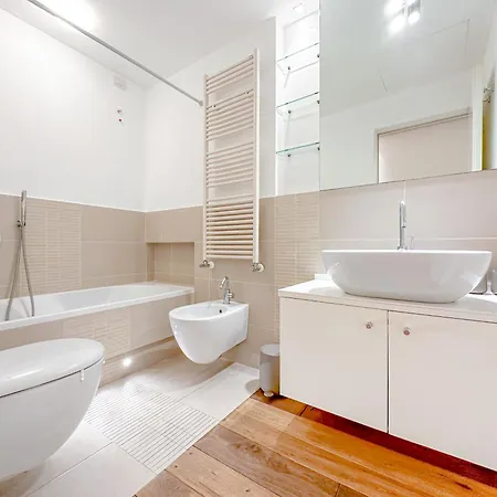 Montenapoleone Luxury * Mediolan