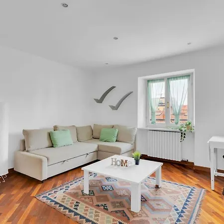 E Luminoso-4 Persone-metro M2 E Navigli *