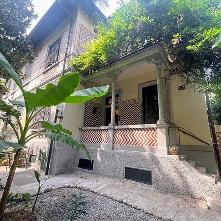 Bilocale Chic In Tropical A Due Passi Da Stazione Mediolan