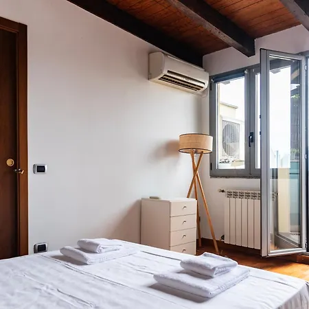 Youhosty - Rosmini 8 Apartment