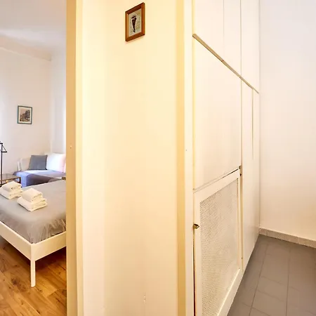 Classic Commenda - Porta Romana Apartment *