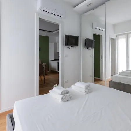 Apartman Easytopstay - Corso Sempione Modern Flat *