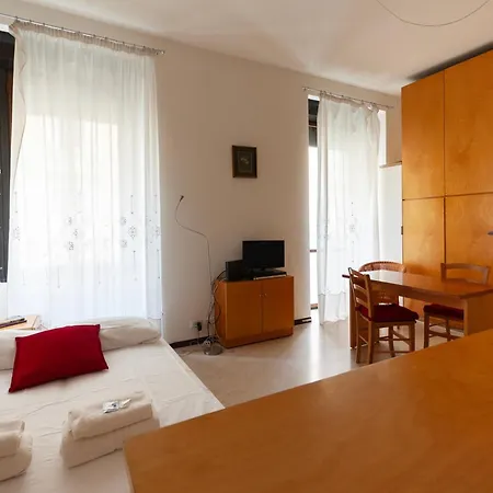 Youhosty - Lecco 11 * Milán