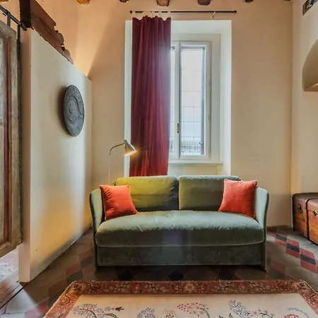 Easytopstay - Porta Garibaldi Antique Charm Апартаменты
