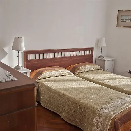 La Villetta לינה וארוחת בוקר 3*