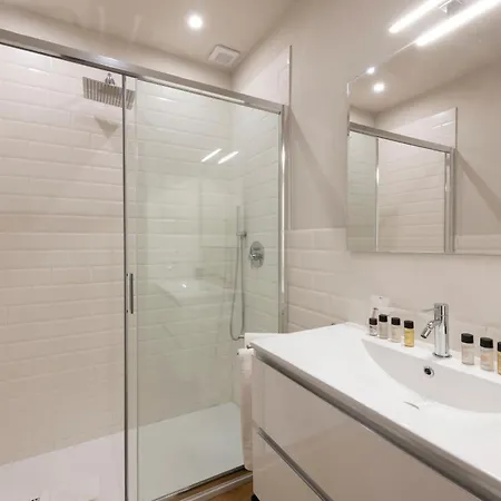 Arcimboldi 5 A Due Passi Dal Duomo Милан