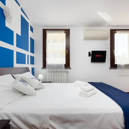 Tram Sotto Casa - In Duomo In Un Attimo Milánó