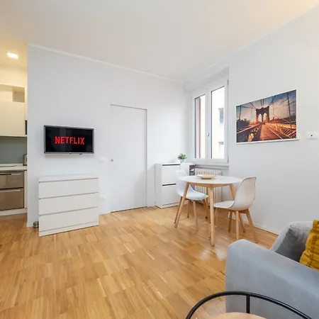 Keys Of Italy - Melloni 4 / Mustard Revolution Apartment Milan