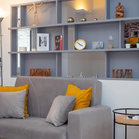 Keys Of Italy - Melloni 4 / Mustard Revolution Apartment Milan