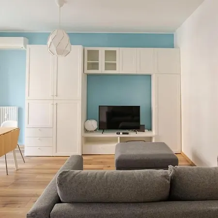 アパート Monolocale Blu Flat - Fondazione Prada, Ieo, Duomo 15 Minuti ミラノ