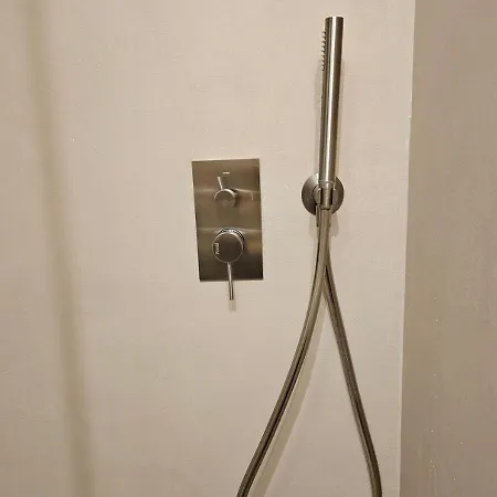 Eanna Scalo Porta Romana Prada *