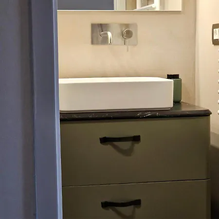 Eanna Scalo Porta Romana Prada Milano