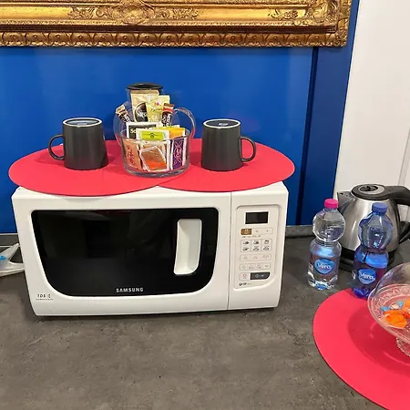 Elegance And Relax At 100mt From Station Apartmán *