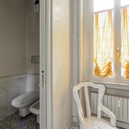 아파트 Homycare Stylish With Jacuzzi & Balcony Steps From Duomo *