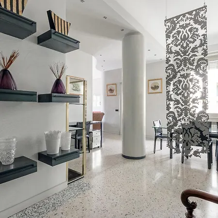 Homycare Stylish With Jacuzzi & Balcony Steps From Duomo *