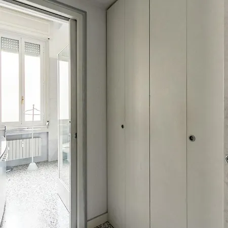 아파트 Homycare Stylish With Jacuzzi & Balcony Steps From Duomo