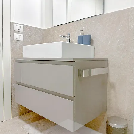 Menotti 11 - 15 Min Dal Duomo