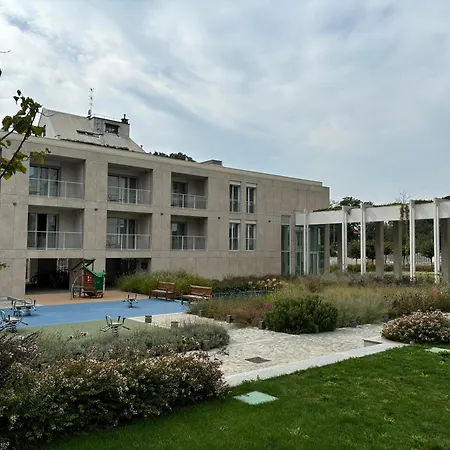 Torre Skyview Gym Pool & Rooftop * Mediolan