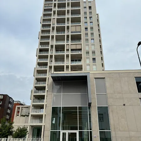 Torre Skyview Gym Pool & Rooftop *