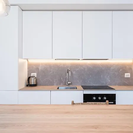 Splendid One Bedroom De Angeli 2nd Fl - Mirable Pm Apartment