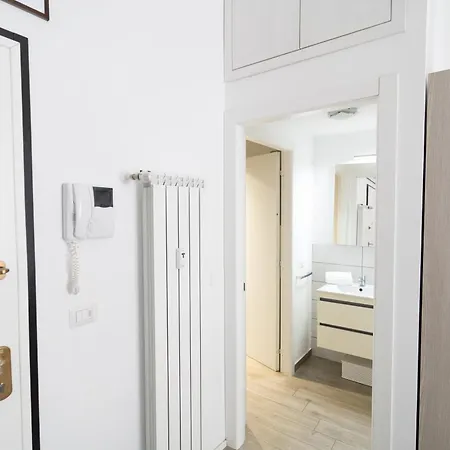 Cinema Station - 10 Mins Citycenter Apartament