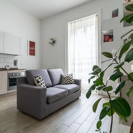 Cinema Station - 10 Mins Citycenter Apartament