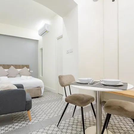 Centro Storico Vetra M4-studio 10min Walk Duomo *