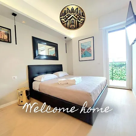 شقة Navigli-san Babila New Attico Balcone Aria